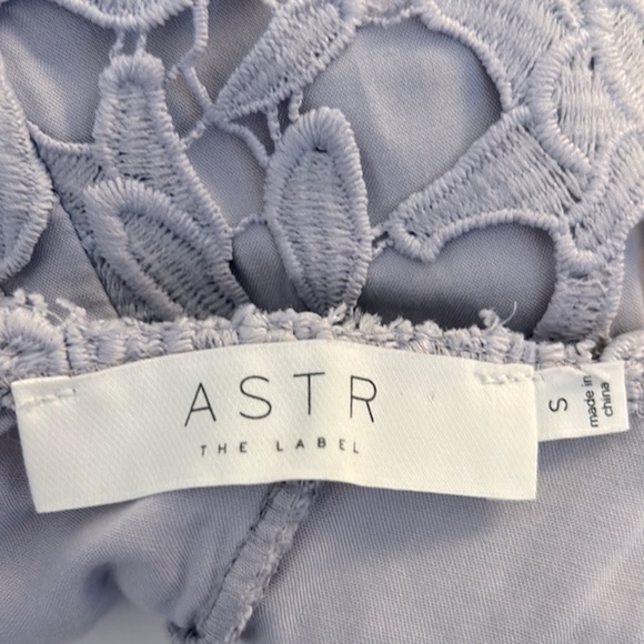 ASTR Lavender Floral Embroidered Midi Dress Size Small - Picture 8 of 9